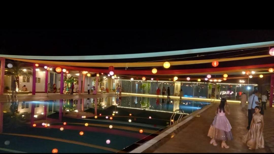 Vss Lawns & Resorts Llp Shahada Bagian luar foto