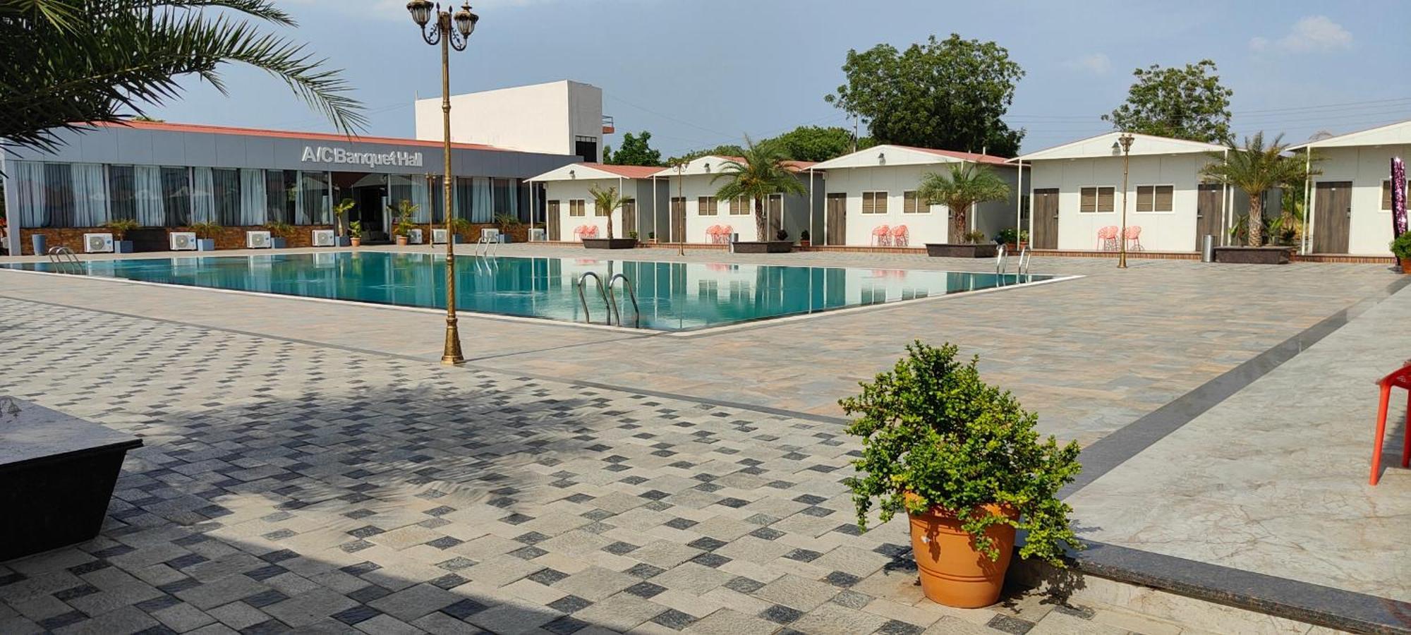 Vss Lawns & Resorts Llp Shahada Bagian luar foto